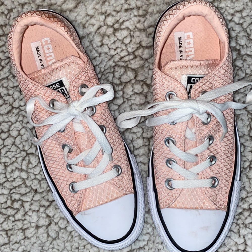 Women’s Pink Converse
